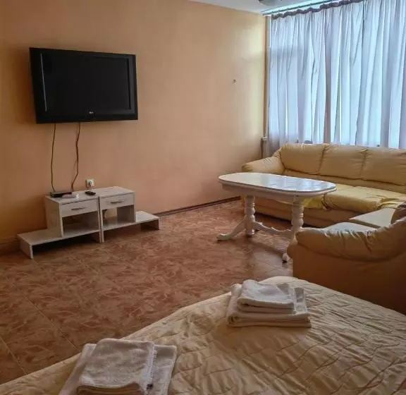 ホテル хотел тримата мускетари