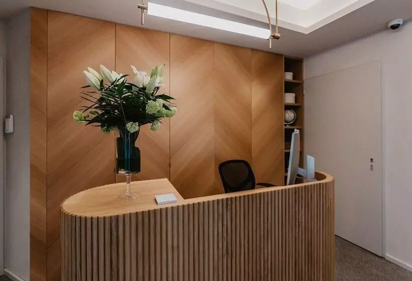 هتل Petit Luxe