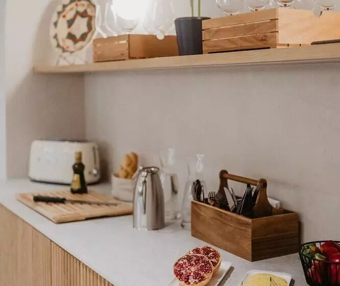 هتل Petit Luxe