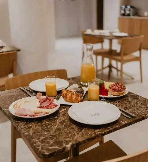 هتل Petit Luxe