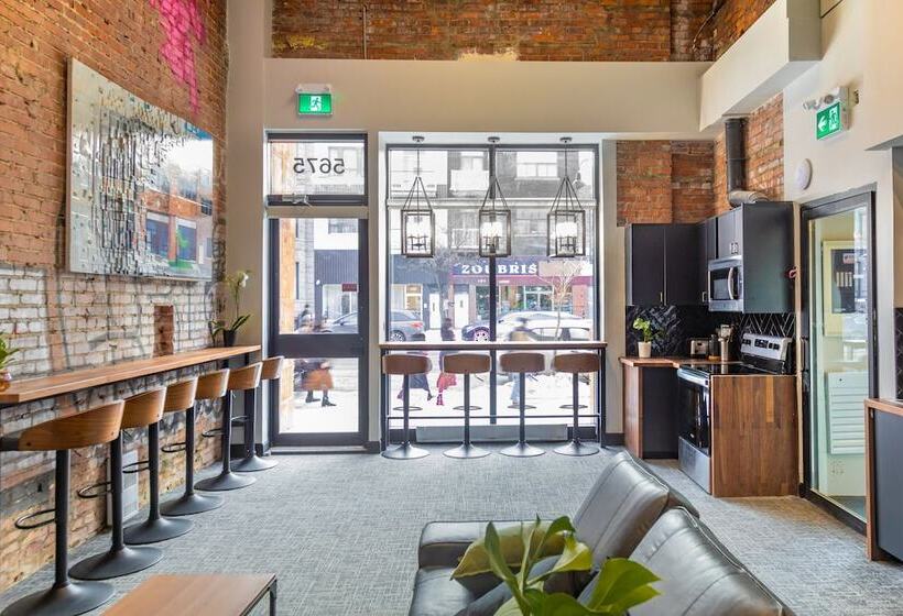 هتل کپسول Parc Avenue Hostel