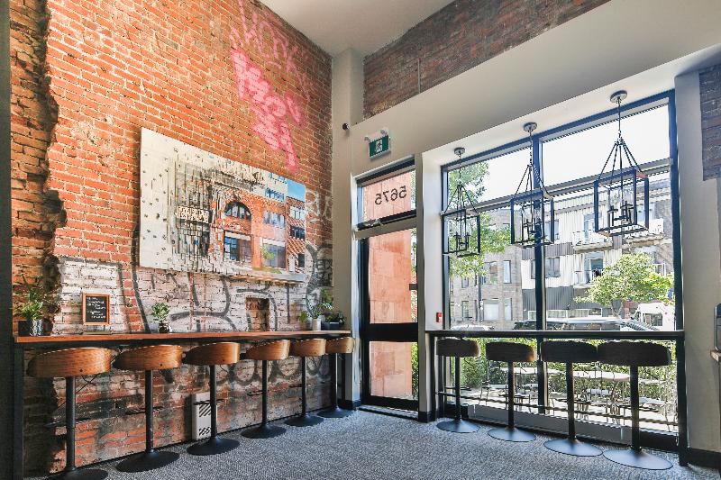 هتل کپسول Parc Avenue Hostel