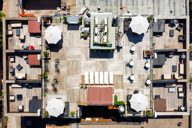 هتل کپسول Parc Avenue Hostel