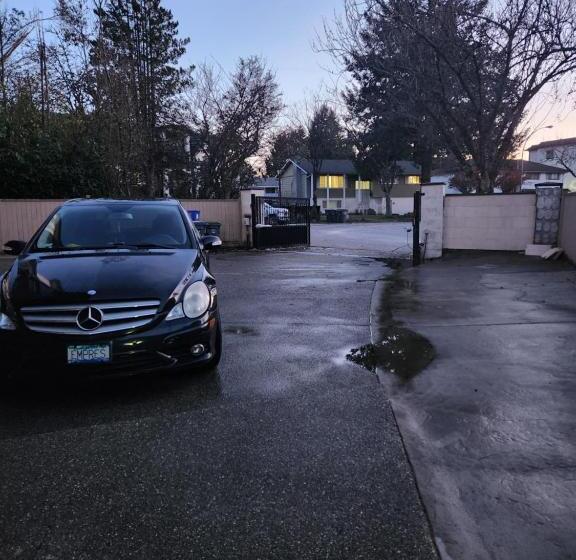 هتل Empress Palace