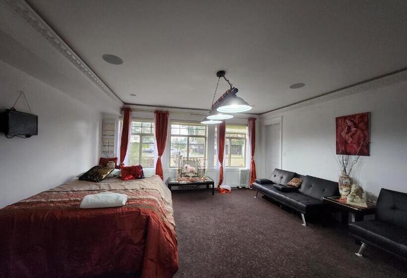 هتل Empress Palace