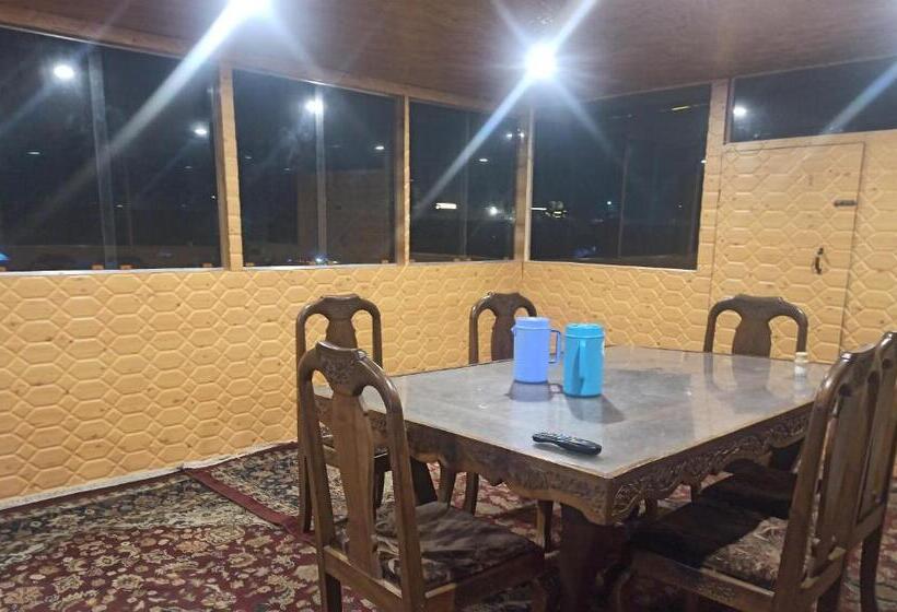 Hotel Houseboat Karima Palace