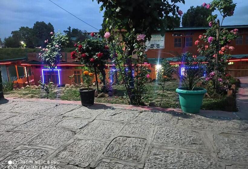 Hotel Houseboat Karima Palace