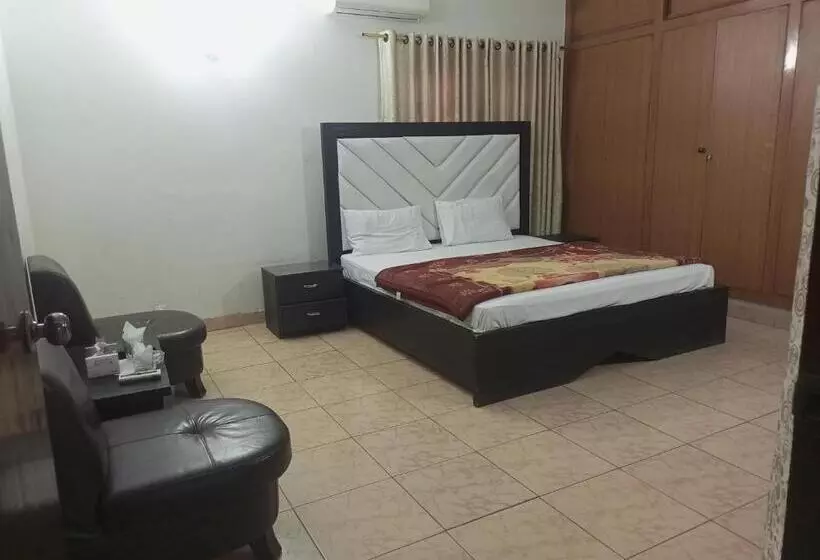 هتل Karachi Guest House & Couple