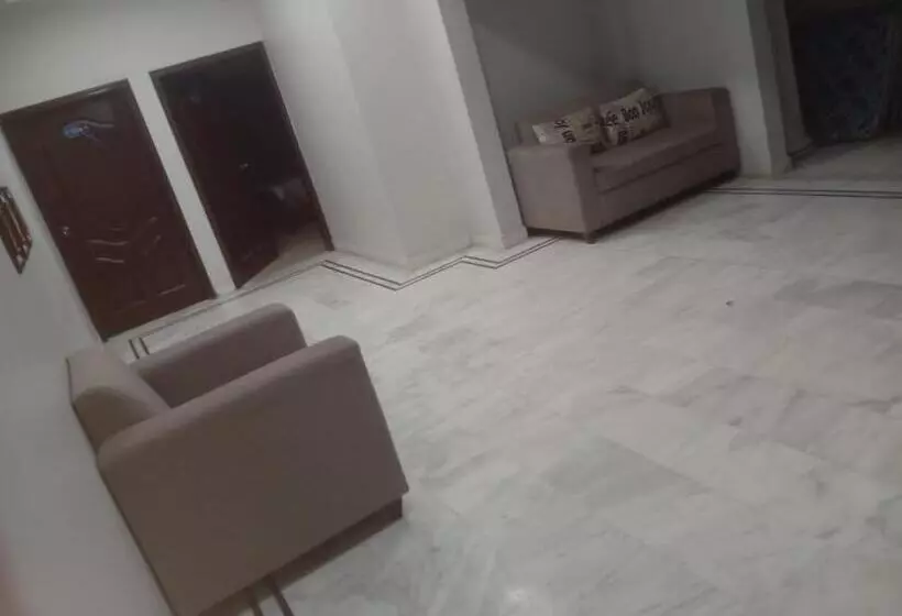 هتل Karachi Guest House & Couple
