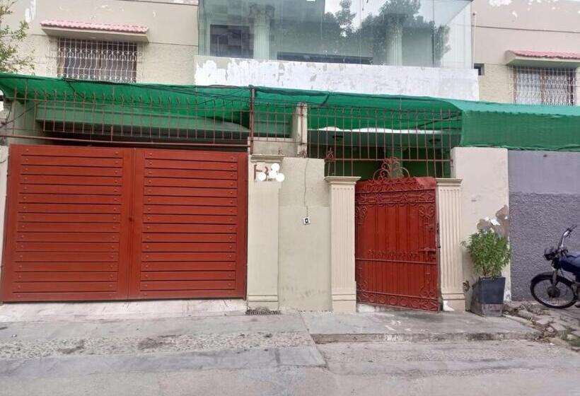 هتل Karachi Guest House & Couple