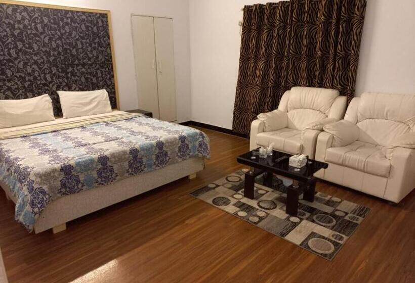 هتل Karachi Guest House & Couple
