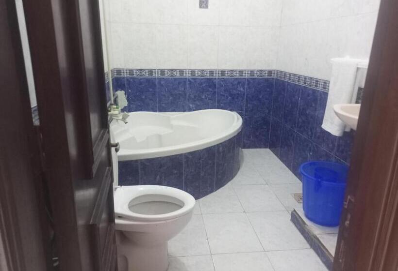 هتل Karachi Guest House & Couple