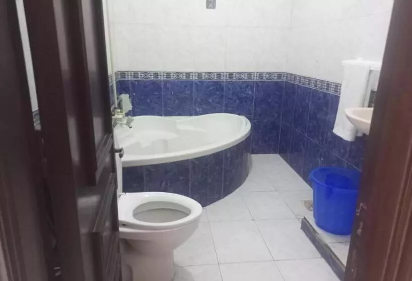 هتل Karachi Guest House & Couple