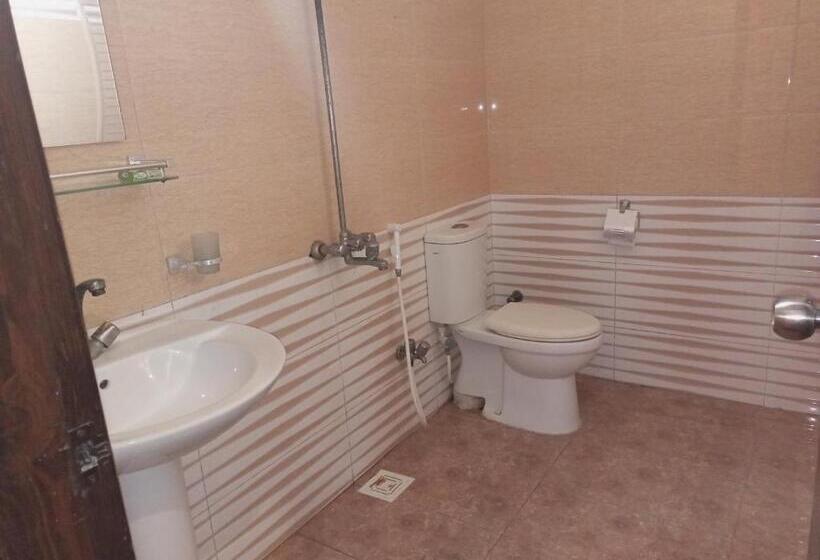 هتل Karachi Guest House & Couple