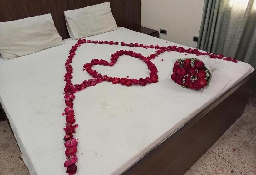 هتل Karachi Guest House & Couple