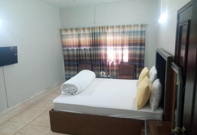 هتل Karachi Guest House & Couple