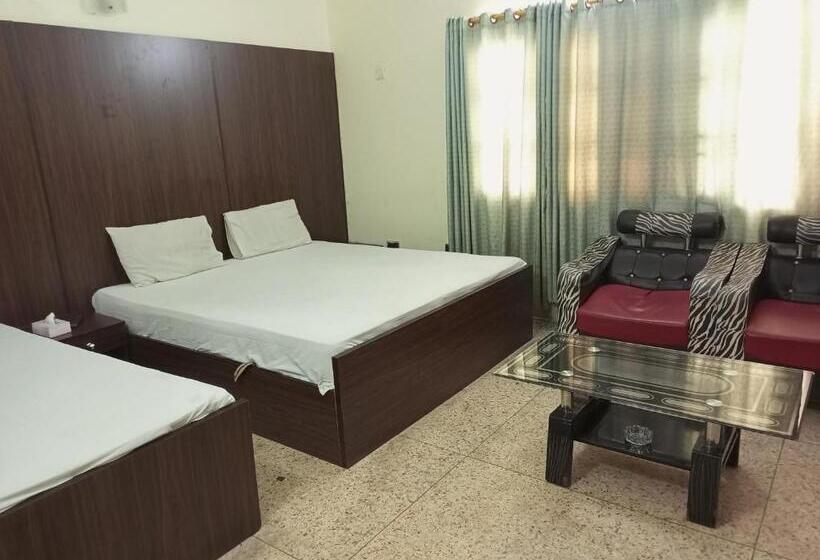 هتل Karachi Guest House & Couple