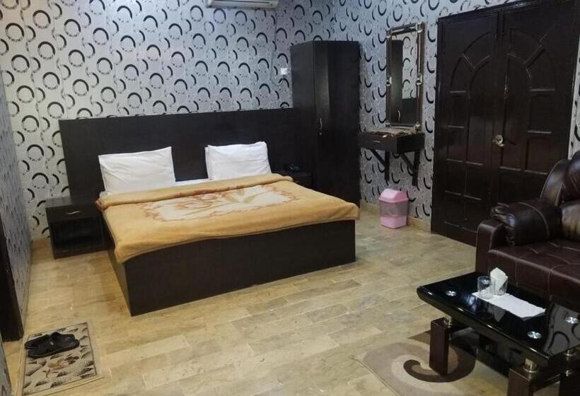 هتل Karachi Guest House & Couple