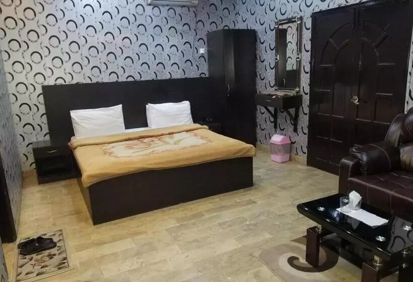 هتل Karachi Guest House & Couple