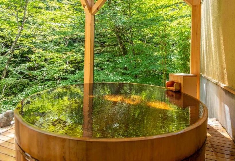 فندق Shionoyu Onsen Rengetsu