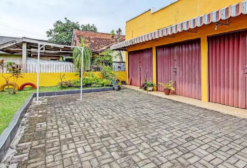Hotelli Spot On 92018 Homestay Akbar Aufa Syariah
