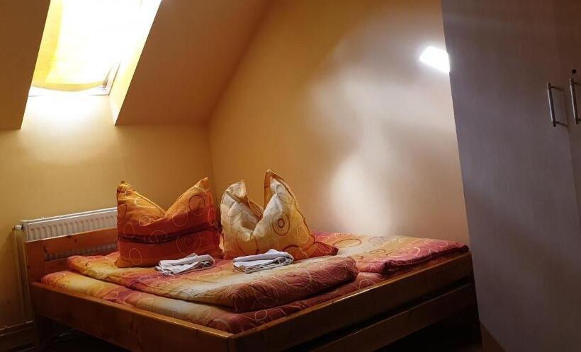 پانسیون Casa Roland