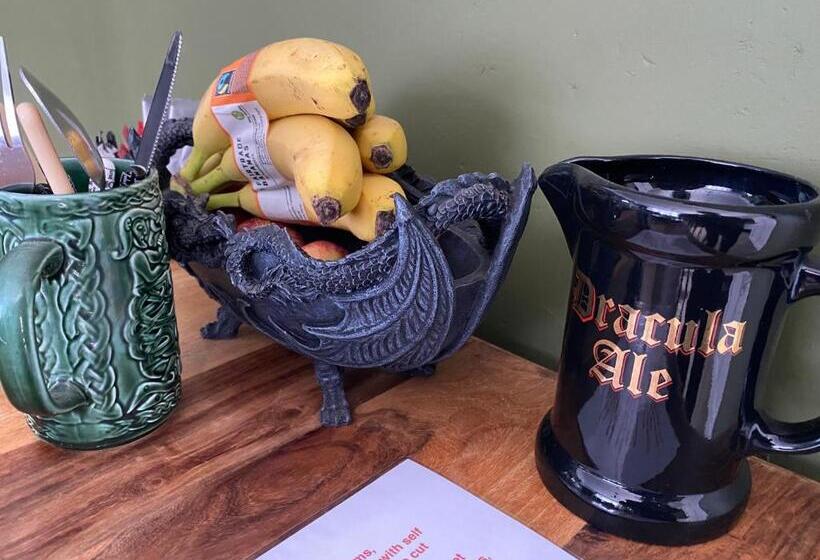 پانسیون Dracula Rooms