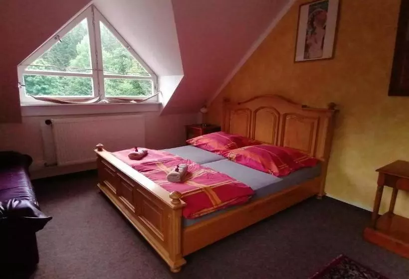 Majatalo Hotýlek Na Mýtě