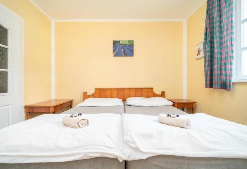 Pension Hotýlek Na Mýtě