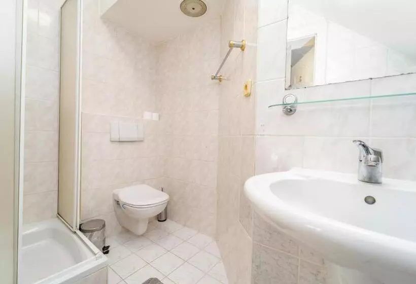 Majatalo Hotýlek Na Mýtě