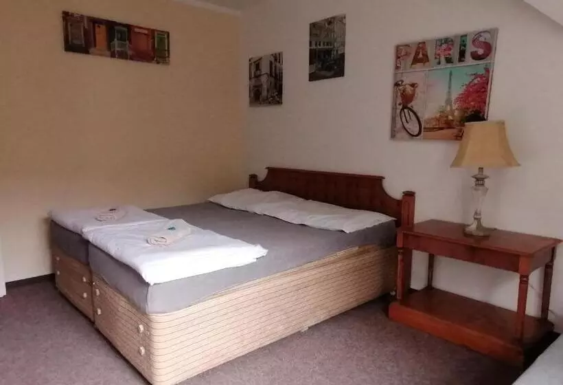 Majatalo Hotýlek Na Mýtě