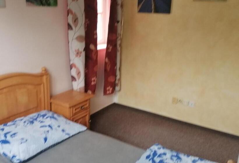 Pension Hotýlek Na Mýtě