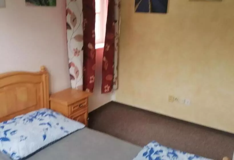 Majatalo Hotýlek Na Mýtě