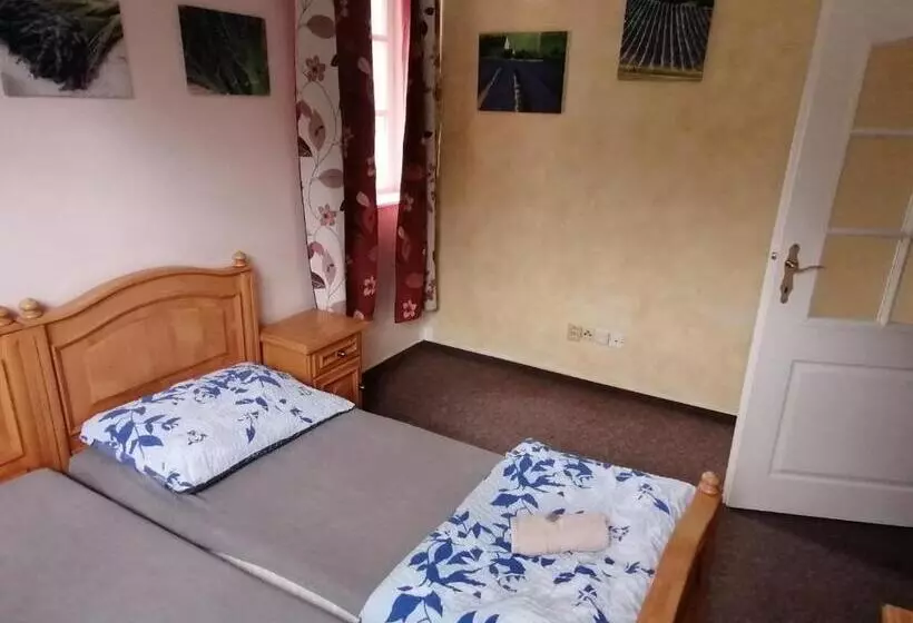 Majatalo Hotýlek Na Mýtě