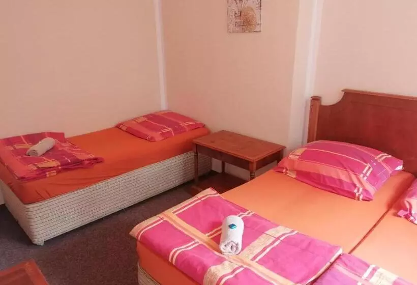 Majatalo Hotýlek Na Mýtě