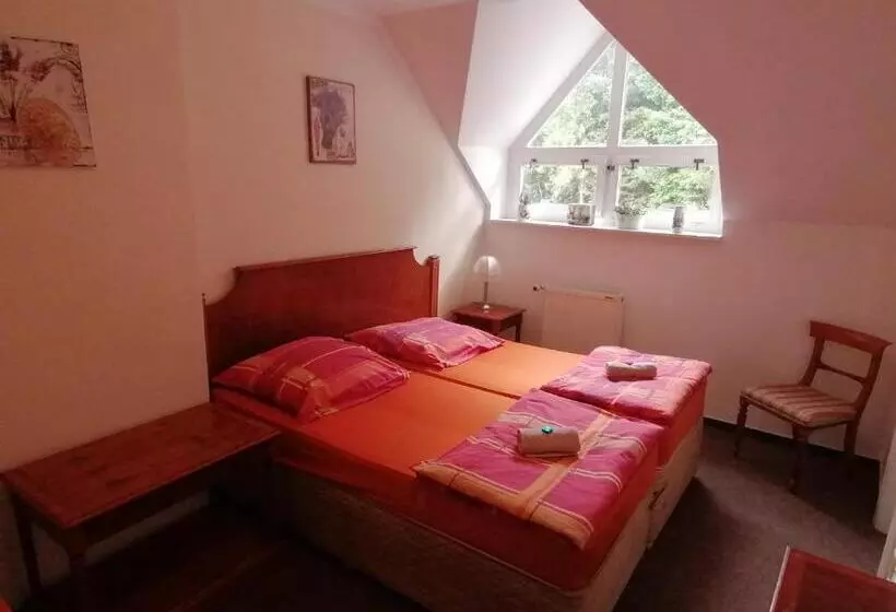 Majatalo Hotýlek Na Mýtě