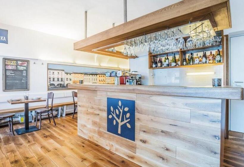 펜션 Penzion A Restaurace 14