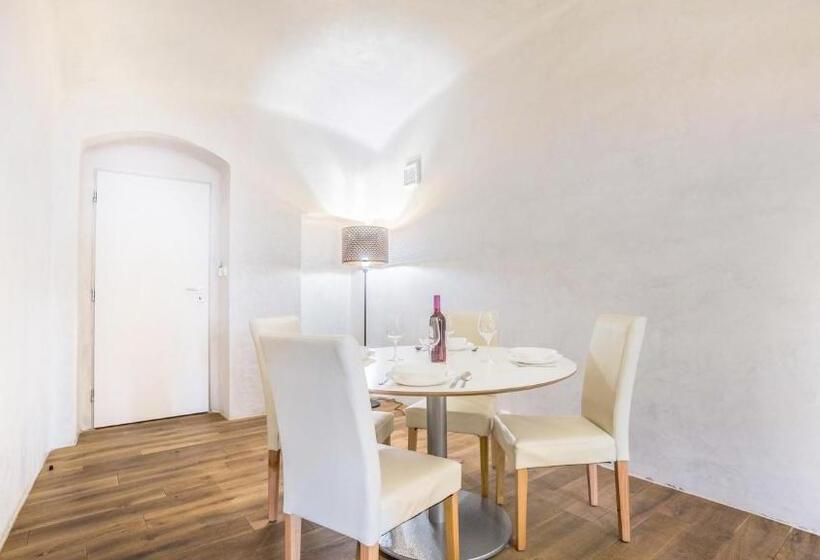 펜션 Penzion A Restaurace 14