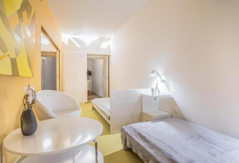 펜션 Penzion A Restaurace 14