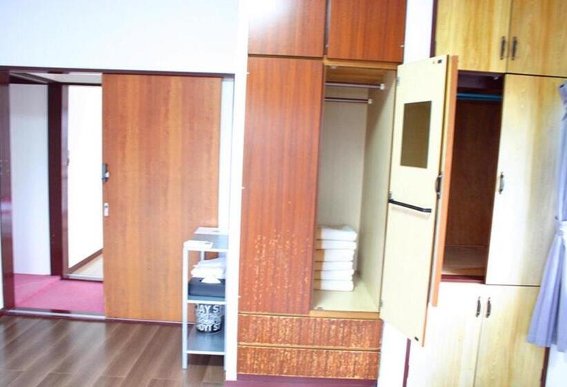 بنسيون Retro Retro  Vacation Stay 95757v