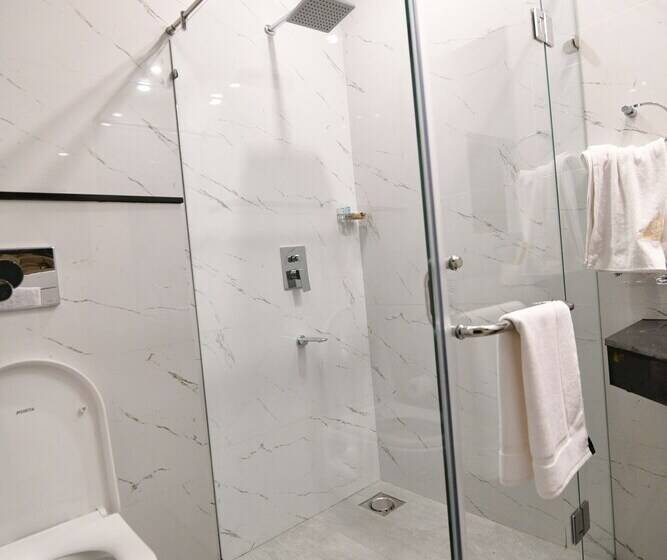 پانسیون Royal Regency