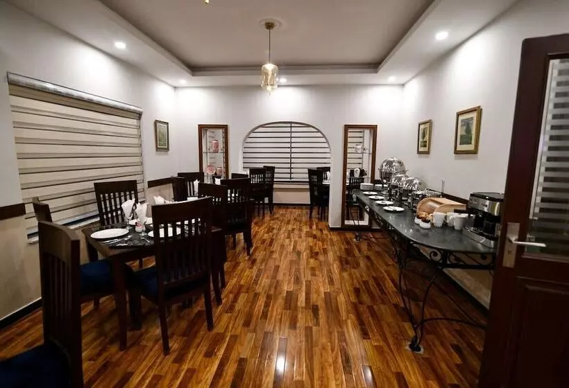 پانسیون Royal Regency