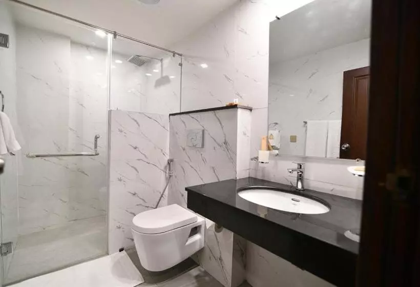 پانسیون Royal Regency