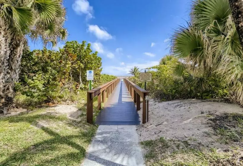 Singer Island Stunner 2 Br