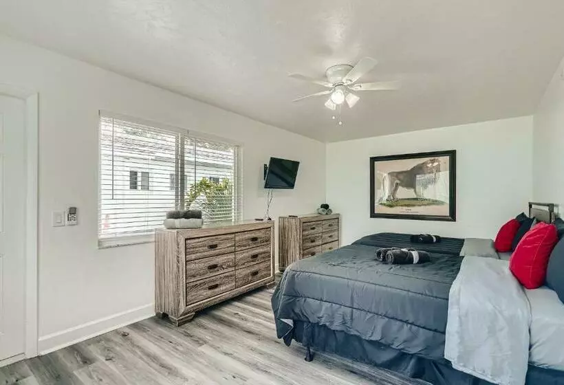 Singer Island Stunner 2 Br