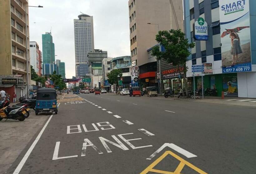 הוסטל Easwary Guest Bambalapitiya