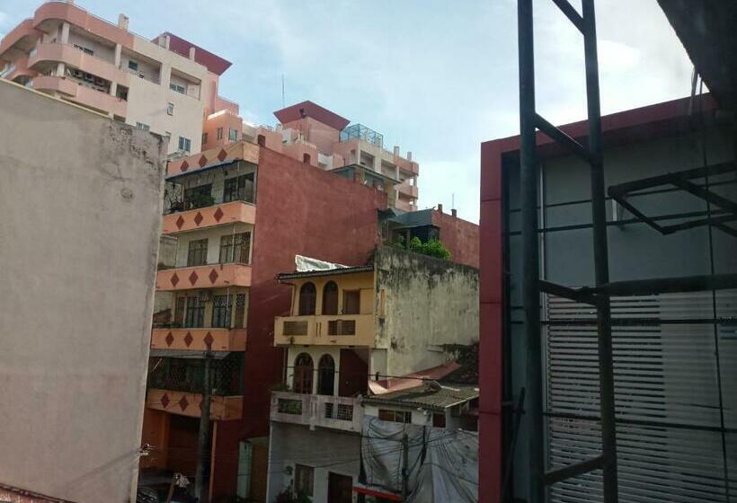 הוסטל Easwary Guest Bambalapitiya