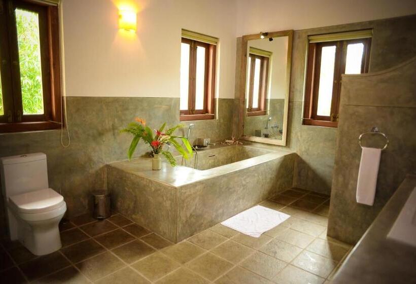 צימר Kingfisher Bamboo Garden Villa