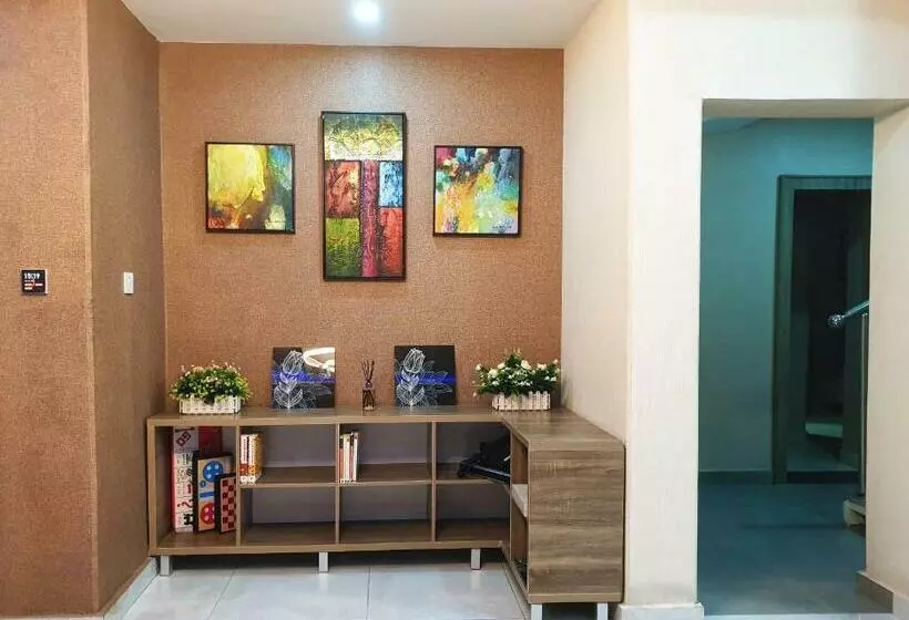 تختخواب و صبحانه Macdestly Private Residence