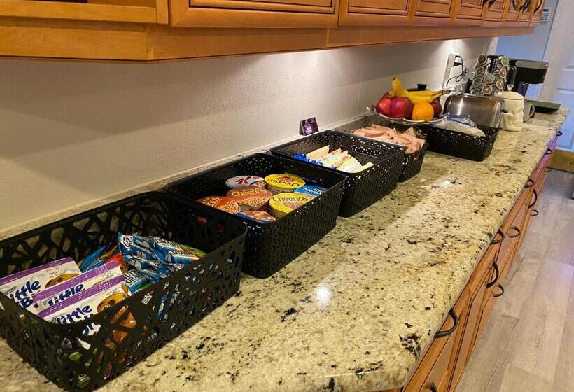 مبيت وإفطار Phantom History House